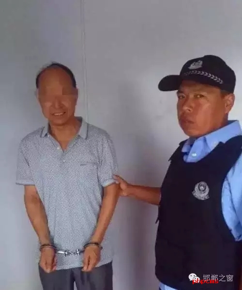 8月9日6時許，邯鄲大名鋪上高速口檢查站執(zhí)勤民警對一輛白色捷達(dá)車進(jìn)行安檢時，車上一名男乘客自稱忘帶身份證，民警遂讓該男子提供其身份證號。經(jīng)核查，該男子為許某良，系涉嫌保險詐騙網(wǎng)上逃犯。該許于5月31日，騙取國家養(yǎng)老保險金12萬余元，被魏縣公安局網(wǎng)上追逃。